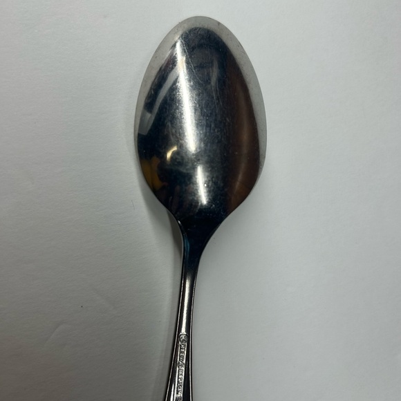 Reed & Barton Dickenson Oval Soup Spoon 18-8 Stainless Steel Glossy Flatware - Picture 7 of 9